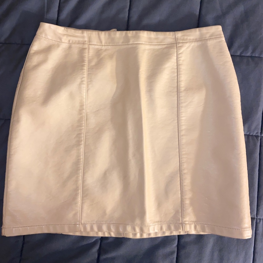 leather skirt